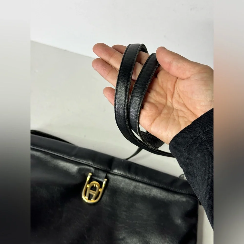 Etienne Aigner Women’s Black Genuine Leather Crossbody Shoulder Bag - Picture 2 of 9